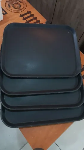 Bandeja Retangular Antiderrapante plástico