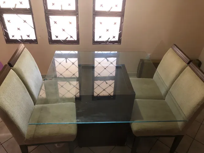 Mesa de vidro 4 lugares 