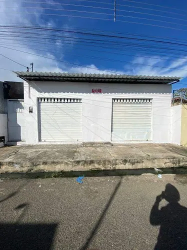 PONTO COMERCIAL COM BANHEIRO NO BAIRRO PARQUE PIAUI.