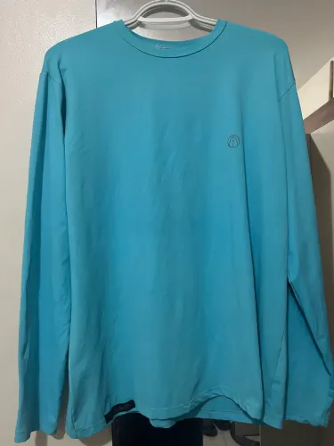 Blusa UV usada