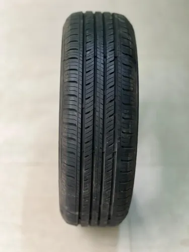 Par de Pneus Westlake 185/60 R15 84H - Ótimo Estado
