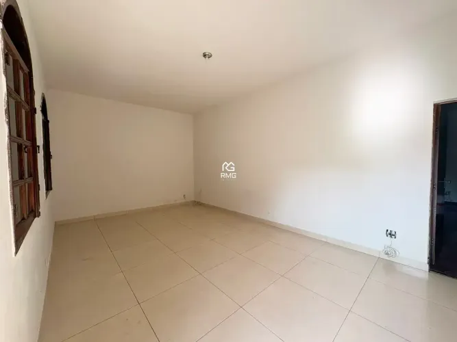 Casa para aluguel tem 268M² - Bairro Planalto - Belo Horizonte - MG