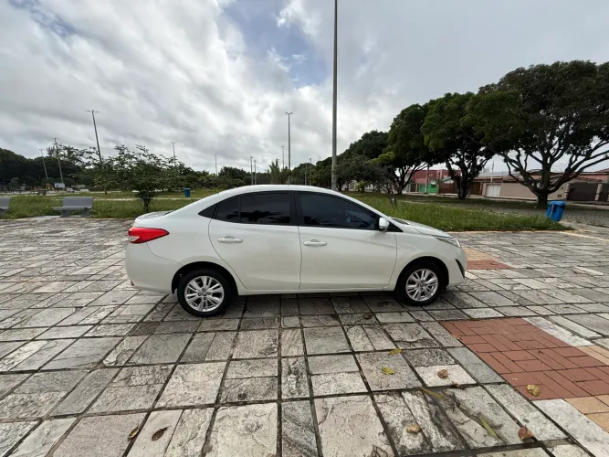 Toyota Yaris XL Sedan 1.5 Flex 16V 4P Aut. 2019