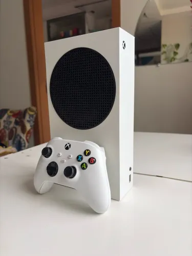 Xbox Series S em perfeitas condições