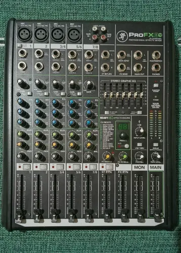 Mesa de som mackie profx8 v2