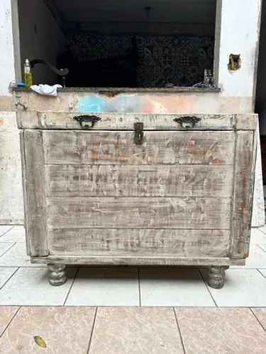  Baú Antigo Com Pintura Em Vinhático