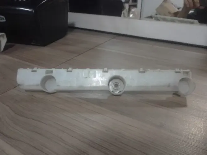Guia Esquerda do Parachoque Traseiro Nissan Versa 2012 a 2020 85221 9KE0A