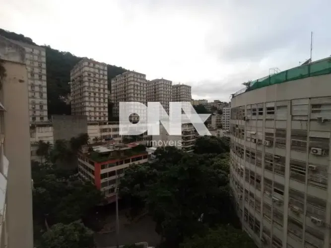 Apartamento - / Residencial / Copacabana