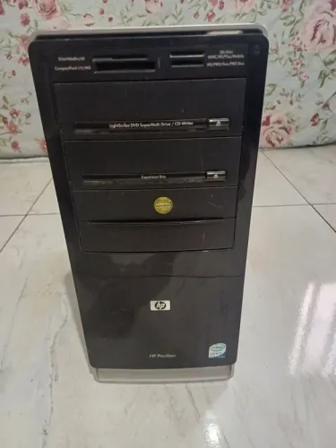 Cpu ddr3 completa ,so por o monitor ,ja vai com mouse e teclado