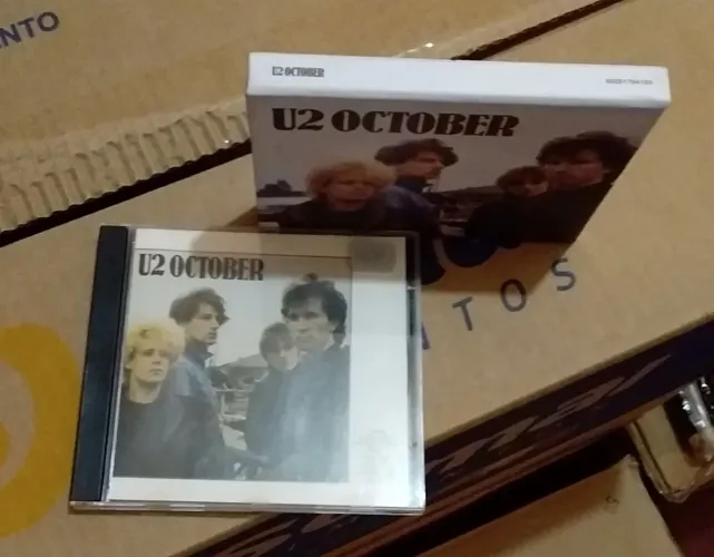 CD U2 October Deluxe Duplo Digibook + U2 October Simples - Usados