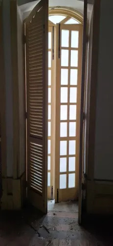 Porta de demolição, canela 80x230 medidas a confirmar 