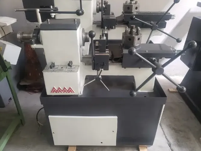 Torno Revolver Marca AMA de 3/4, Reformado