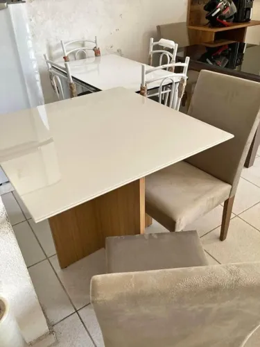 mesa de jantar 4 lugares