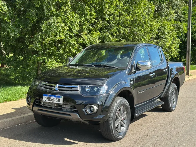 Mitsubishi L200 Triton HPE 3.2 CD TB Int.diesel AUT 2015