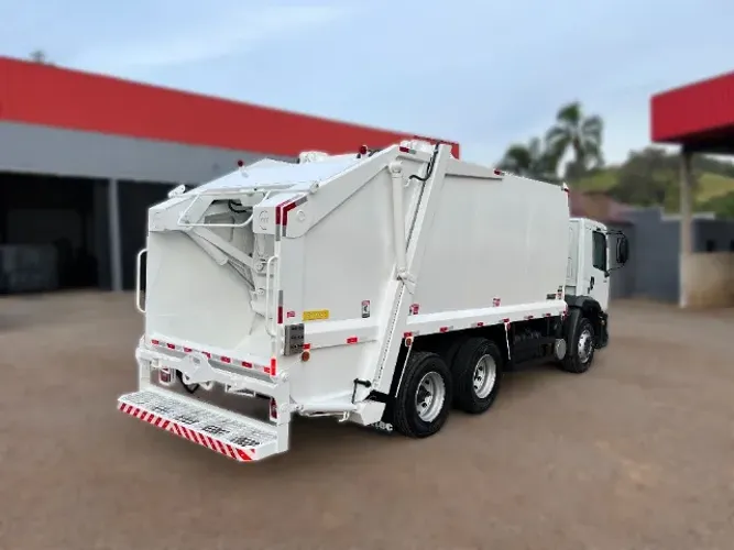 Coletor compactador de lixo 19m³