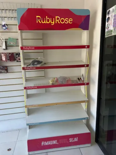 Expositor de produtos Ruby Rose