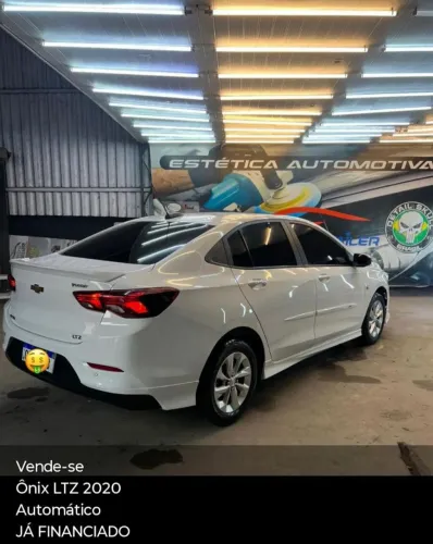 ONIX PLUS LTZ TURBO SEDAN