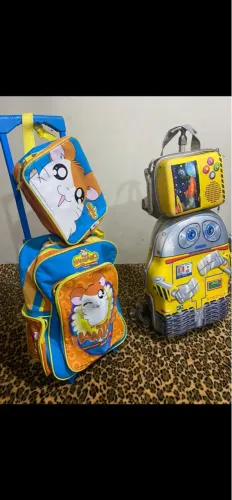 Vendo mochilas infantis c rodinhas