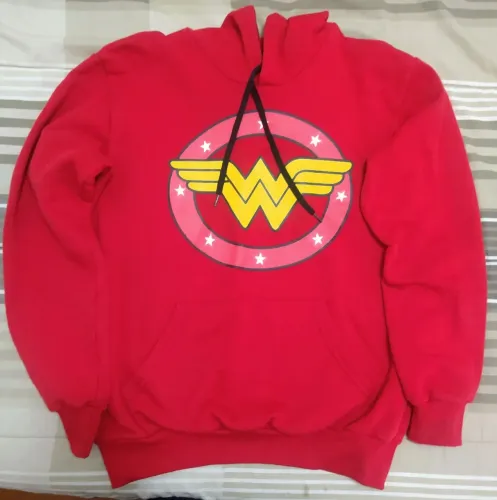 Moletom Mulher Maravilha - todo forrado com capuz. Tam M