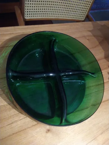 Petisqueira de Vidro Verde Dividida - Design Clássico