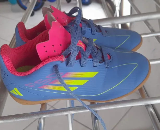 Chuteira adidas infantil