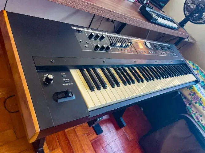 Roland VR-730 Novíssimo + Bag Acolchoado + Capa de proteção!