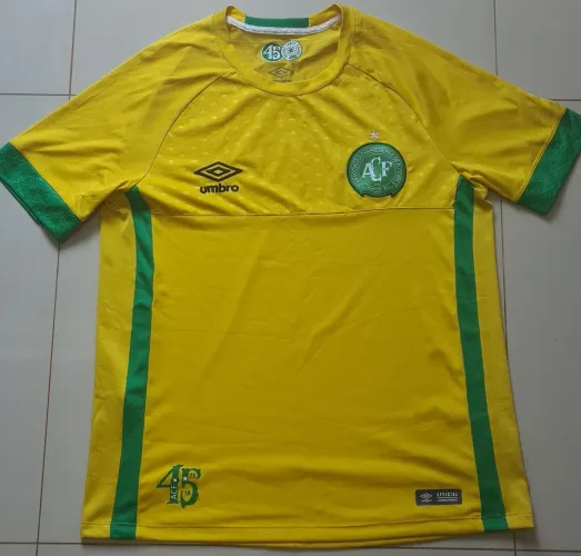 Camisa Chapecoense Umbro de Goleiro Amarela