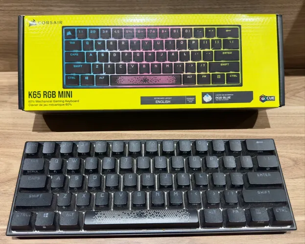 Teclado Mecânico Corsair K65 RGB MINI