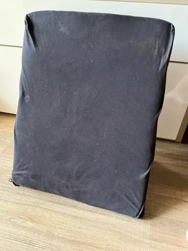 Almofada triangular para pernas e coluna