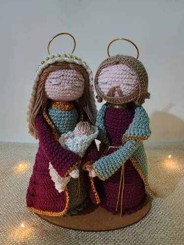 Família Sagrada em amigurumi/crochê Presépio 