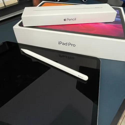 iPad Pro 128 GB 2ª geração + Apple Pencil