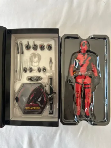 Action Figure Deadpool Wolverine - Marvel Studios