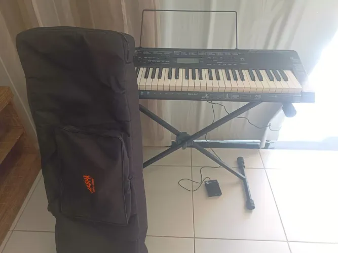 Kit Teclado musical Casio CTK3500 + Suporte em X + Pedal + Capa + Estante
