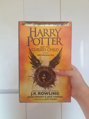 Harry Potter e a Criança Amaldiçoada (The Cursed Child) - Edição em Inglês