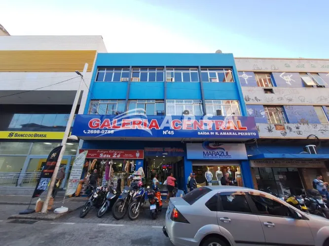 SALA COMERCIAL NO CENTRO DE NOVA IGUAÇU COM 30M² E BANHEIRO . ÓTIMA LOCALIZAÇÃO. PRÓXIMA À
