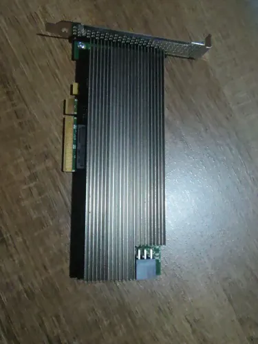 Placa de aceleração criptográfica Intel QuickAssist 8950 FH PCIe.