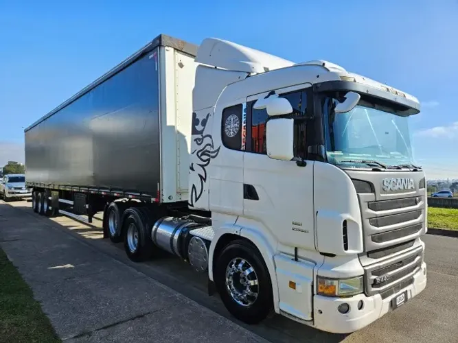 Scania R440 6x2 Ano 13 Aut Retarder + Sider Randon 28 plts Ano 20 C/ PNEUS chapa xadrez