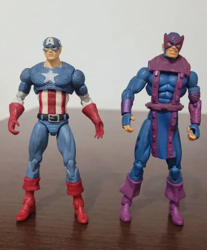 Capitão América e Gavião Arqueiro Marvel Universe 3.75