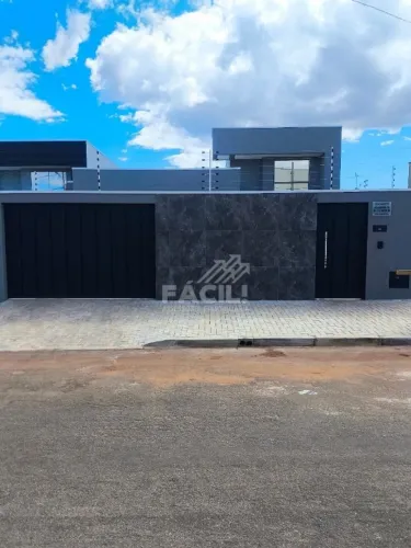 Casa 3 Suítes c/ Closet | Pé Direito Alto | Piscina + Churrasqueira | 240m²