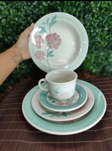 Aparelho de Jantar Floral Delicado - 18 peças