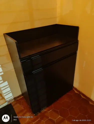 Balcão comercial preto