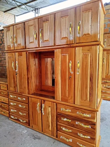 Guarda roupa de casal 6 portas espelhado frete grátis.