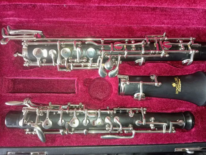 Oboé Schiller Semi-Novo