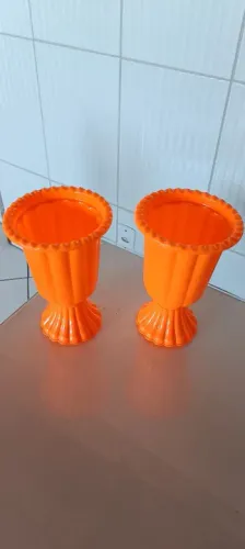 Vaso grego seminovo por 10 reais cada.