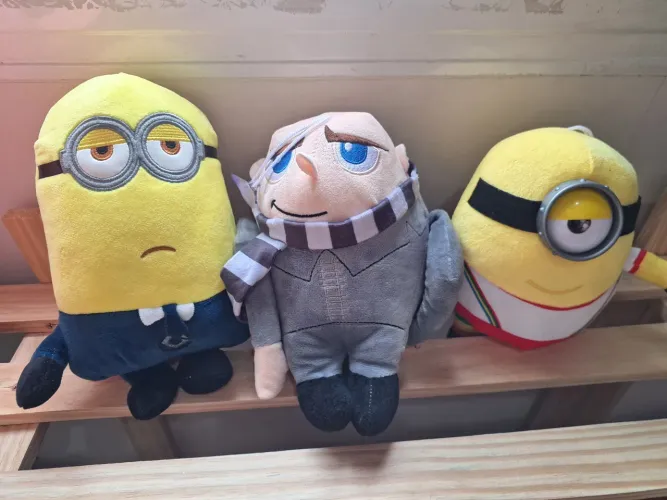 Pelúcias Gru e Minions