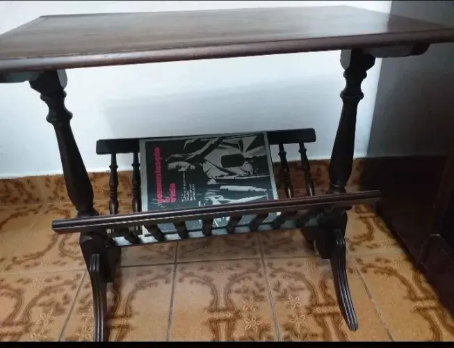 Mesa revisteiro de madeira anos 50