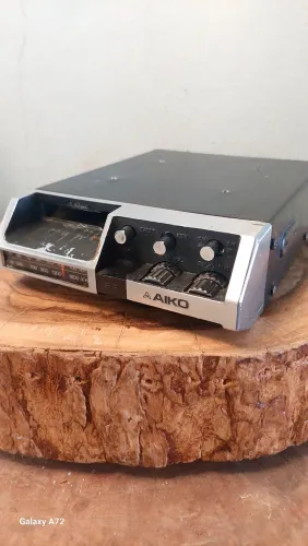 Rádio Aiko Modelo ACS 217 Am/Fm Antigo Obs:Não Funciona 