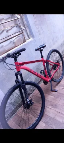Vende se bicicleta colli aro 29, em bom estado de uso estou vendendo pois não uso mais