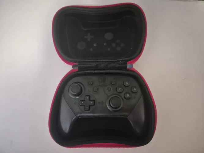 Controle Pro - Nintendo Switch com Case do Mario e Cabo Original