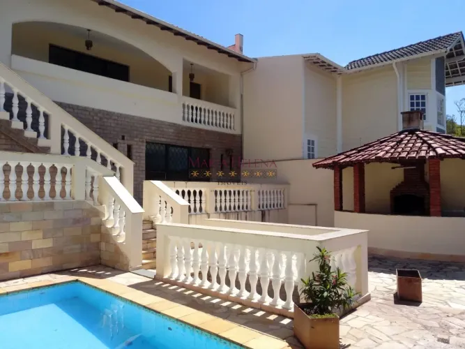 Casa em Caxambu, no bairro Vista Alegre, à venda.
